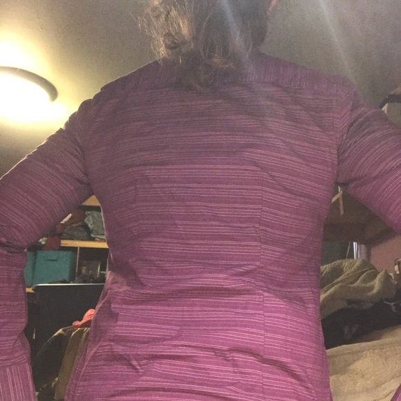 Eddie Bauer Shaped Fit Button Down Small - Picture 2 of 8